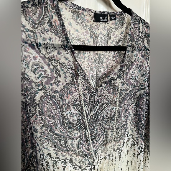 🩶 a.n.a. Sheer Paisley Blouse - Picture 6 of 13